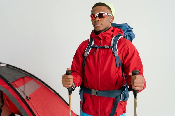 Quels sont les meilleurs itinéraires pour une randonnée en haute montagne dans les Alpes?